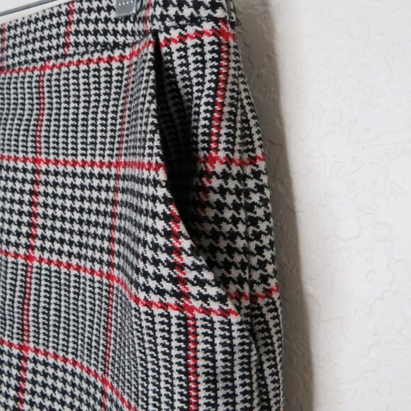 Forever 21* Women's Fully Lined Front Pockets Half Side Zip Skort~ Size Small - Picture 5 of 9